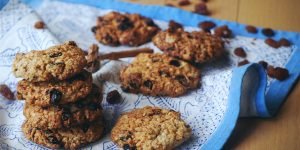 Vegan oatmeal cookies
